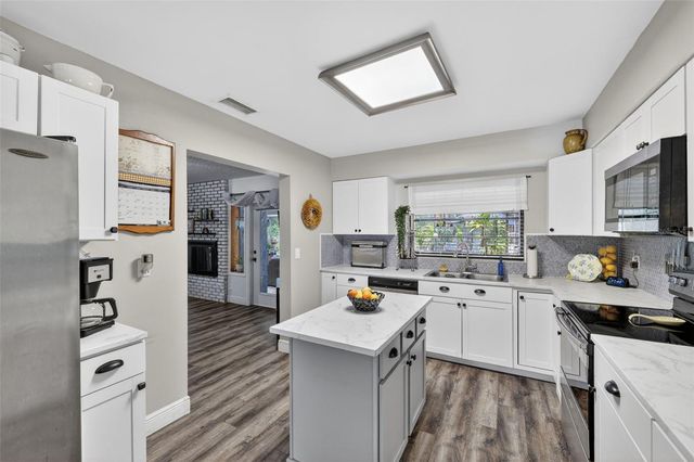 15801 ASHBURY PLACE, Tampa, FL 33624