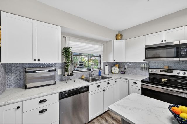 15801 ASHBURY PLACE, Tampa, FL 33624
