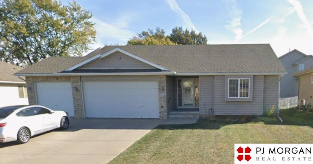 9203 S 17th Street, Bellevue, NE 68147