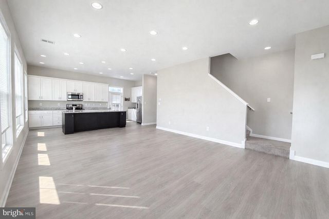 19 BONITA PINE TRL, Martinsburg, WV 25405