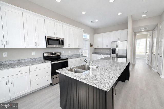 19 BONITA PINE TRL, Martinsburg, WV 25405