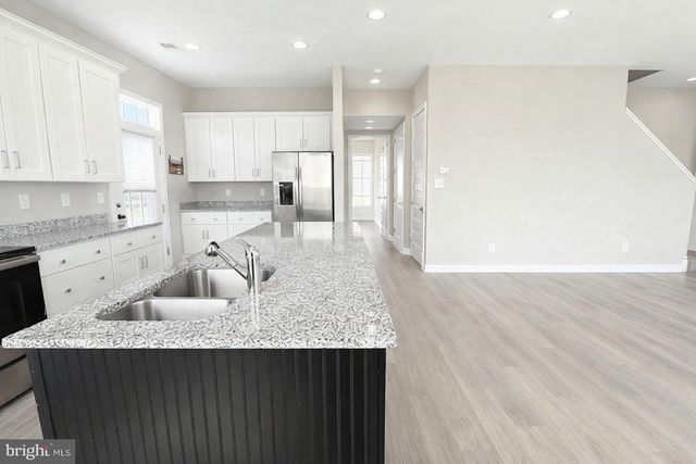 19 BONITA PINE TRL, Martinsburg, WV 25405