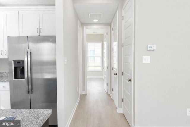 19 BONITA PINE TRL, Martinsburg, WV 25405