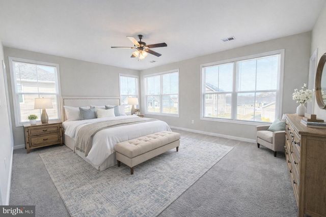 19 BONITA PINE TRL, Martinsburg, WV 25405