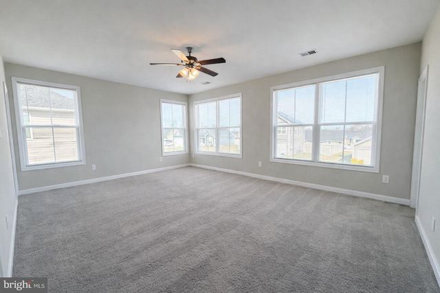 19 BONITA PINE TRL, Martinsburg, WV 25405