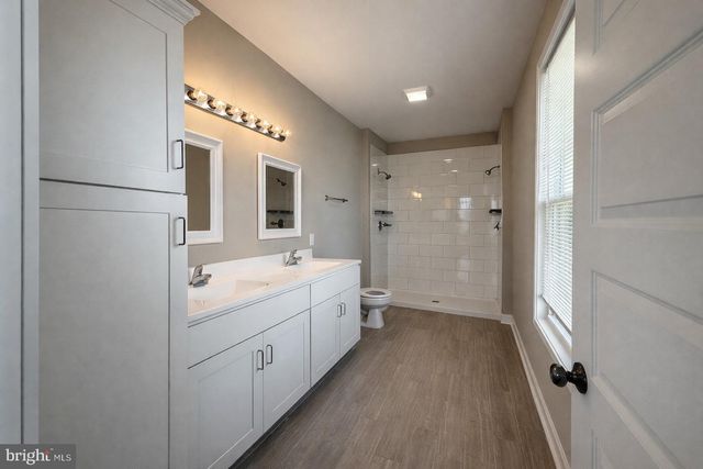 19 BONITA PINE TRL, Martinsburg, WV 25405