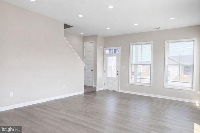 19 BONITA PINE TRL, Martinsburg, WV 25405