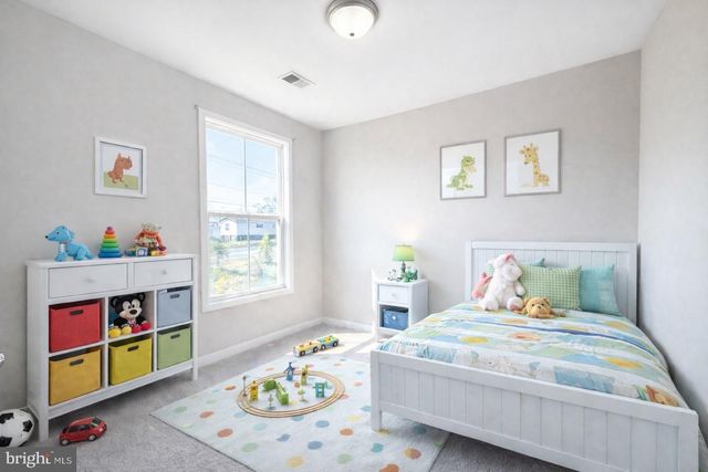 19 BONITA PINE TRL, Martinsburg, WV 25405