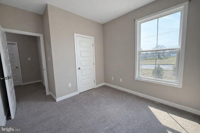 19 BONITA PINE TRL, Martinsburg, WV 25405