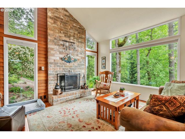 2877 TIMBERLINE Dr, Eugene, OR 97405