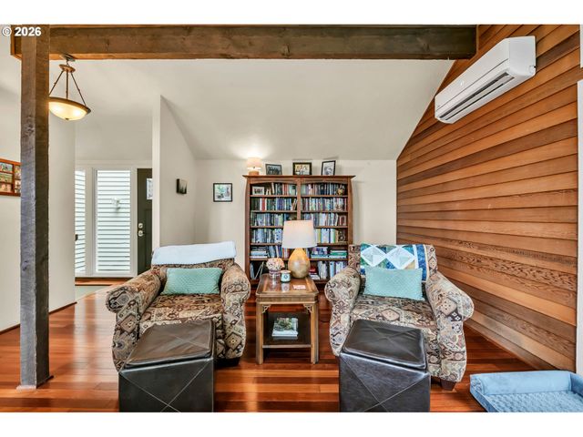 2877 TIMBERLINE Dr, Eugene, OR 97405