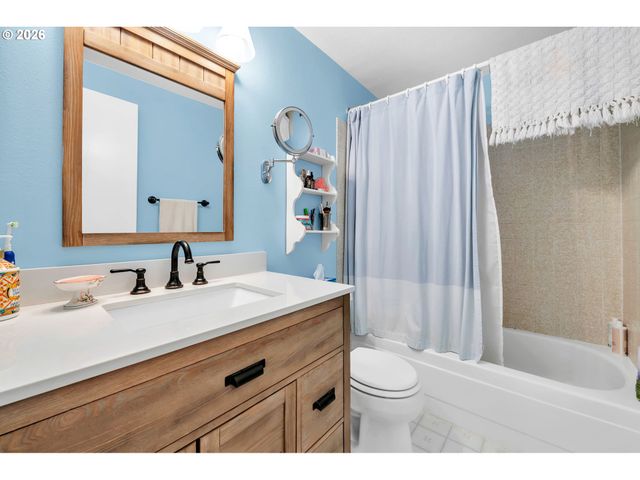 2877 TIMBERLINE Dr, Eugene, OR 97405