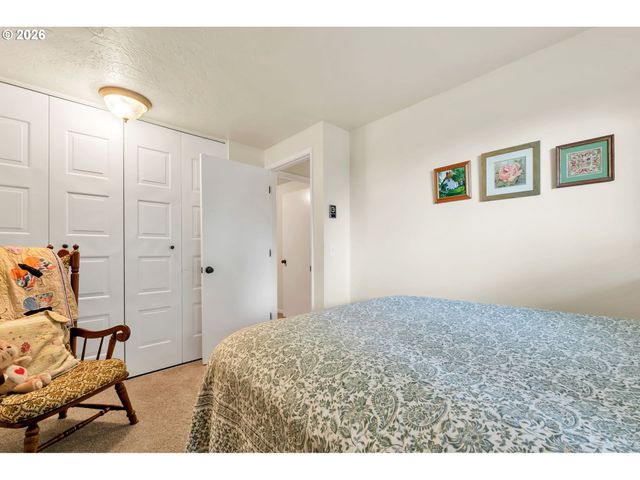 2877 TIMBERLINE Dr, Eugene, OR 97405