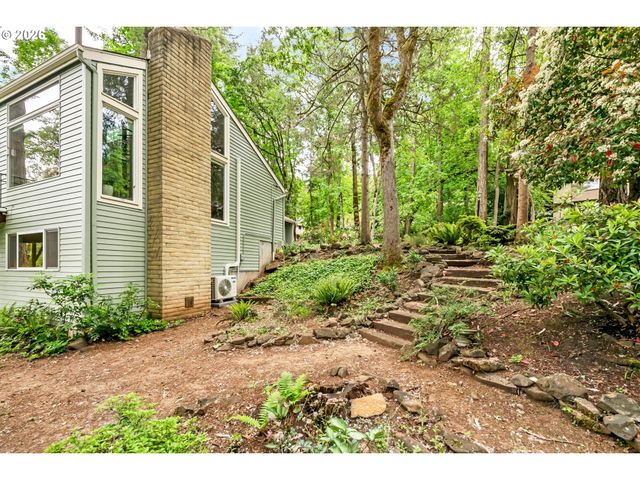 2877 TIMBERLINE Dr, Eugene, OR 97405