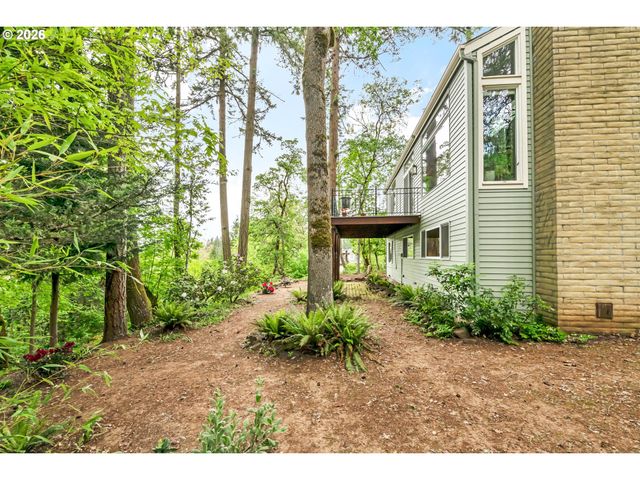 2877 TIMBERLINE Dr, Eugene, OR 97405