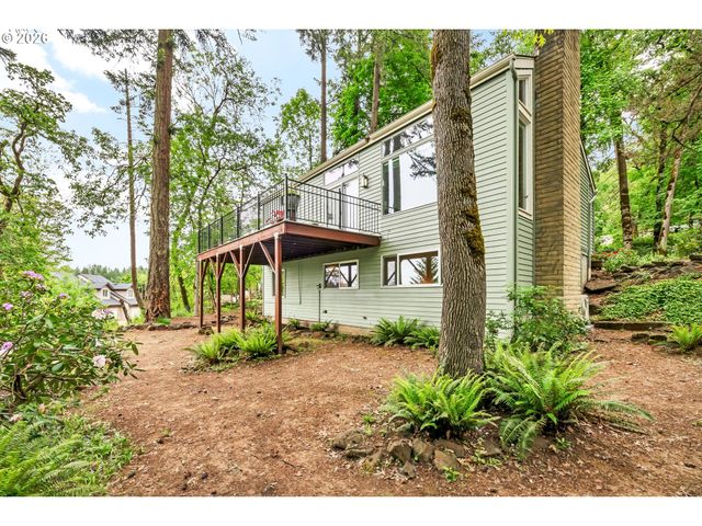 2877 TIMBERLINE Dr, Eugene, OR 97405