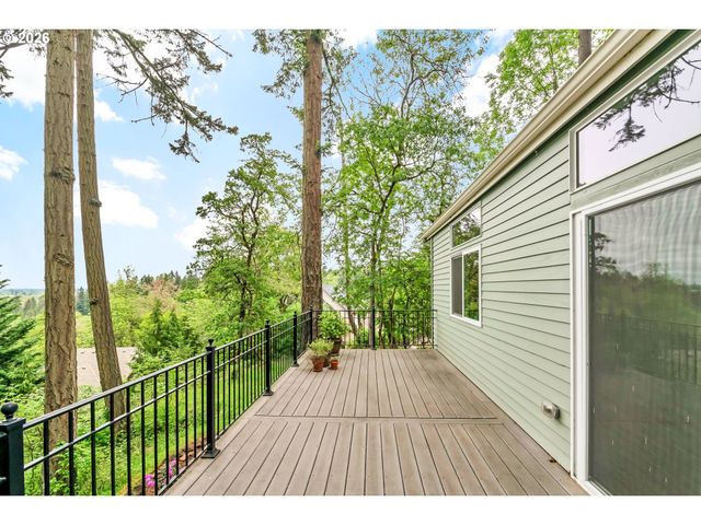 2877 TIMBERLINE Dr, Eugene, OR 97405