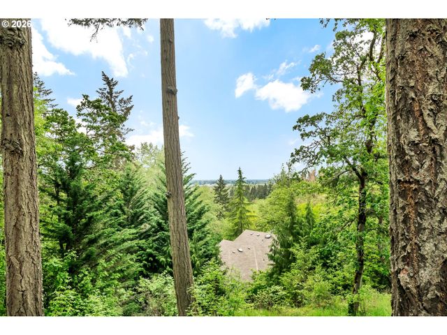 2877 TIMBERLINE Dr, Eugene, OR 97405