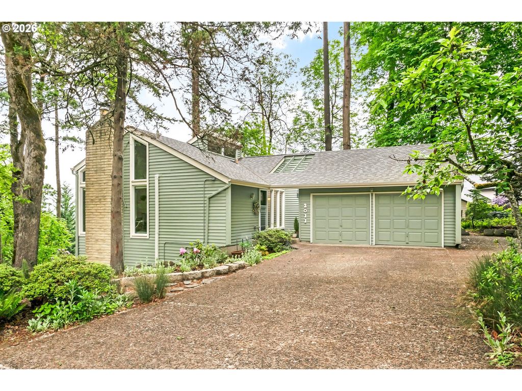 2877 TIMBERLINE Dr, Eugene, OR 97405