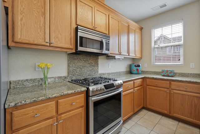 26 Oliveira Loop, Freedom, CA 95019