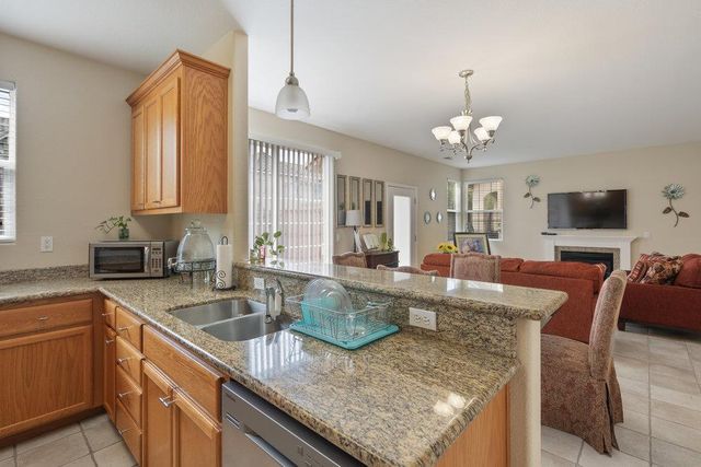 26 Oliveira Loop, Freedom, CA 95019