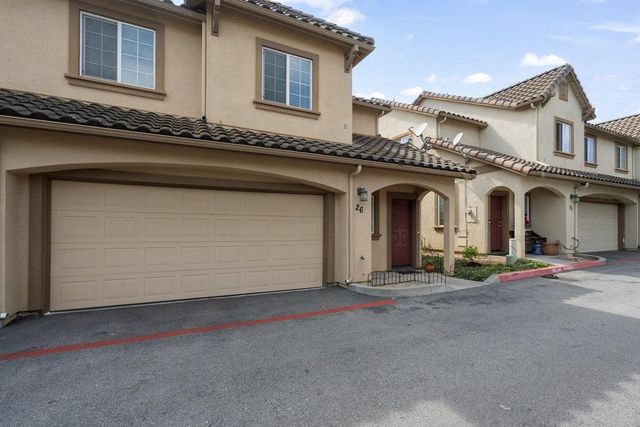 26 Oliveira Loop, Freedom, CA 95019