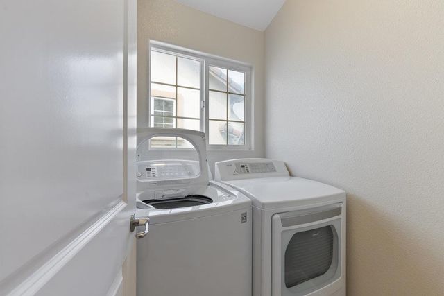 26 Oliveira Loop, Freedom, CA 95019
