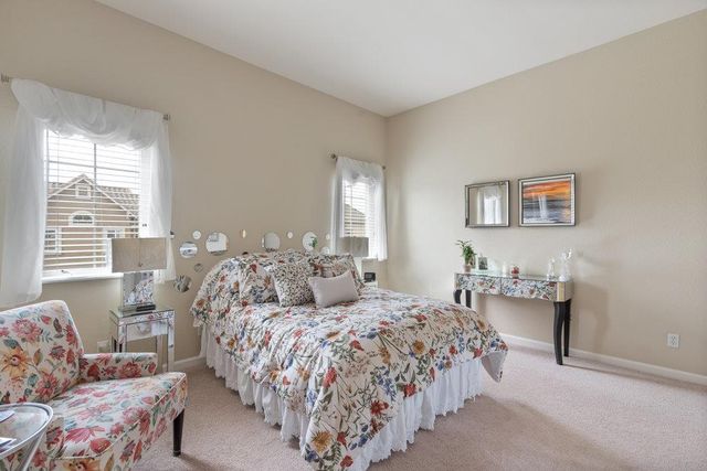 26 Oliveira Loop, Freedom, CA 95019