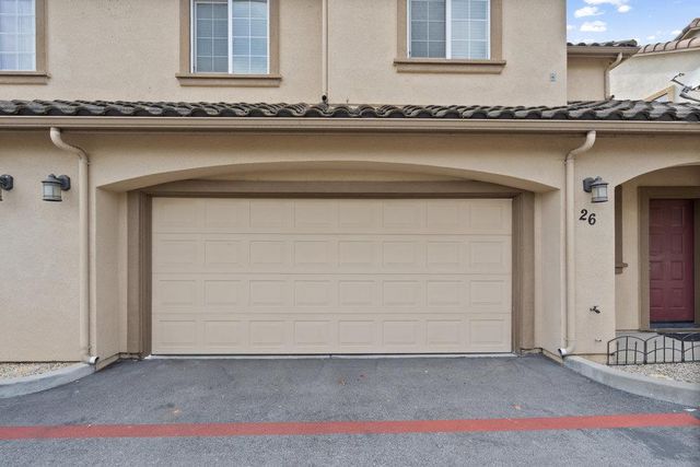 26 Oliveira Loop, Freedom, CA 95019