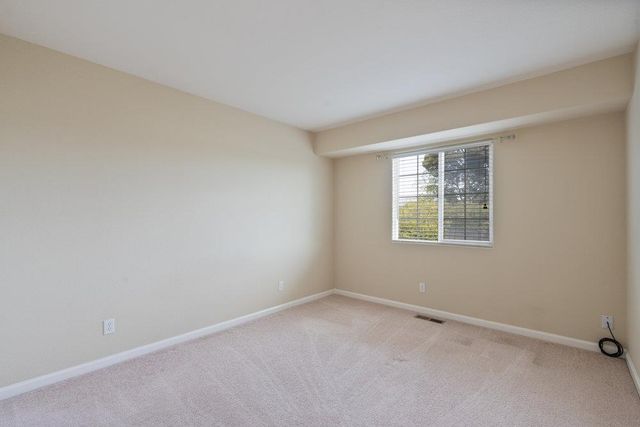 26 Oliveira Loop, Freedom, CA 95019