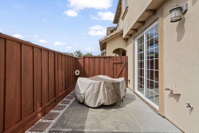 26 Oliveira Loop, Freedom, CA 95019