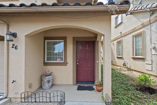 26 Oliveira Loop, Freedom, CA 95019