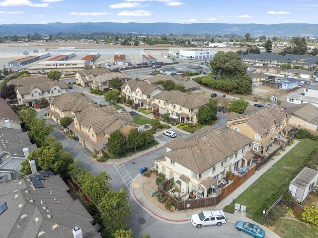 26 Oliveira Loop, Freedom, CA 95019