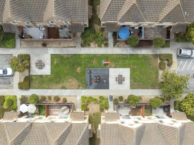 26 Oliveira Loop, Freedom, CA 95019