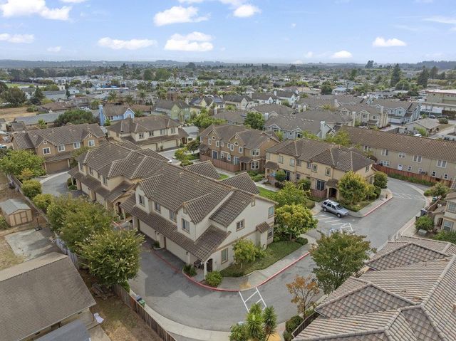 26 Oliveira Loop, Freedom, CA 95019