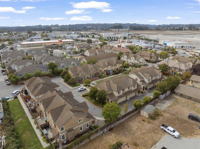 26 Oliveira Loop, Freedom, CA 95019