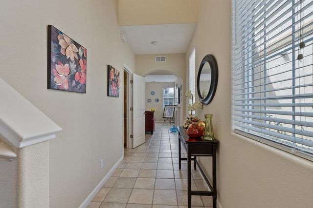 26 Oliveira Loop, Freedom, CA 95019