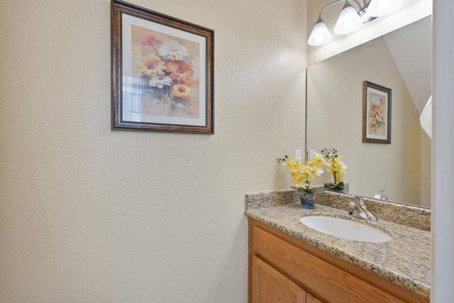 26 Oliveira Loop, Freedom, CA 95019