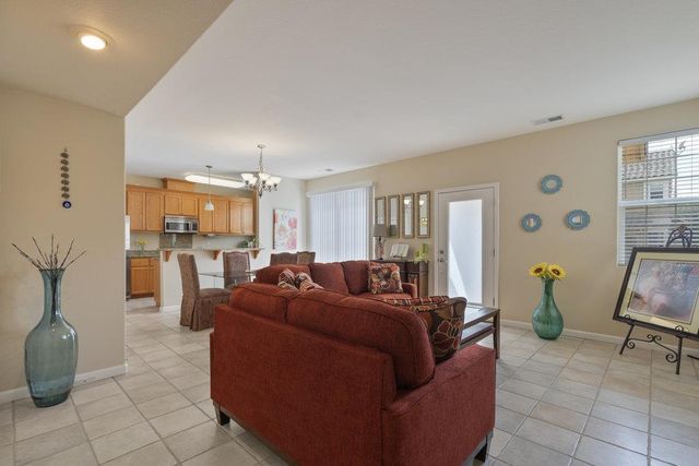 26 Oliveira Loop, Freedom, CA 95019