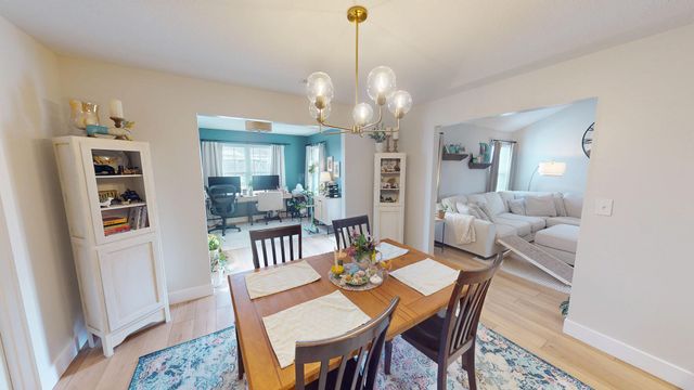 4204 COTTON WOOD DR, Columbia, MO 65202