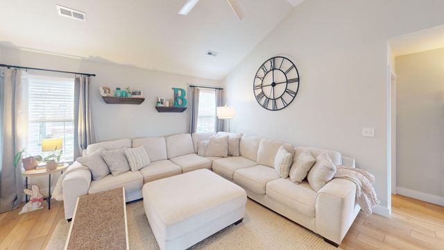 4204 COTTON WOOD DR, Columbia, MO 65202