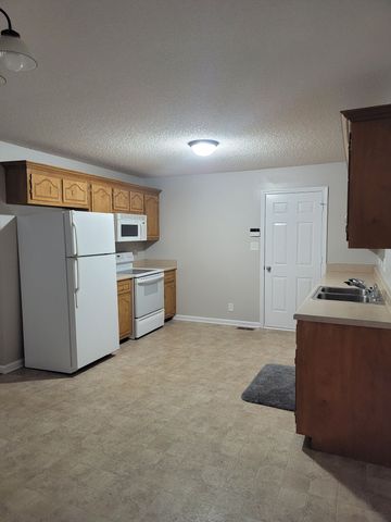 3833 Man O War Blvd, Clarksville, TN 37042