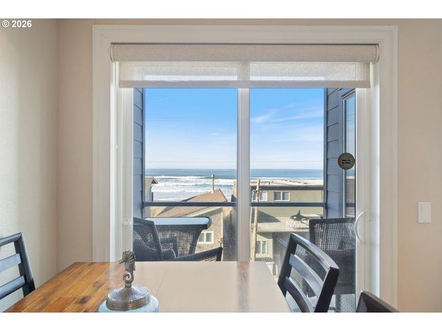 300 N PACIFIC St 43, Rockaway Beach, OR 97136