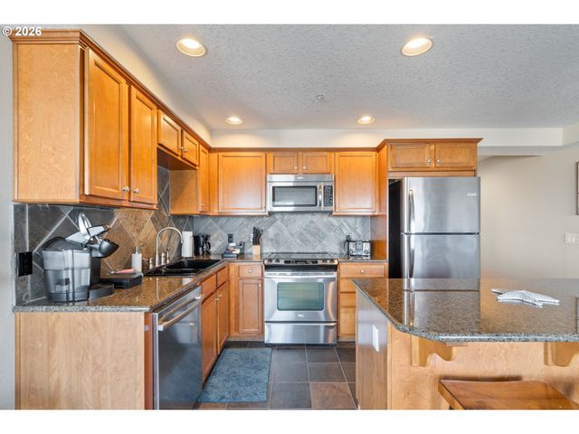 300 N PACIFIC St 43, Rockaway Beach, OR 97136