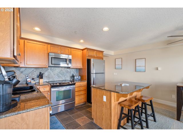 300 N PACIFIC St 43, Rockaway Beach, OR 97136