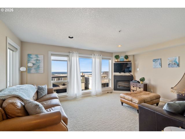 300 N PACIFIC St 43, Rockaway Beach, OR 97136