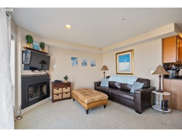 300 N PACIFIC St 43, Rockaway Beach, OR 97136