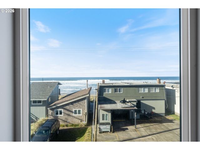 300 N PACIFIC St 43, Rockaway Beach, OR 97136