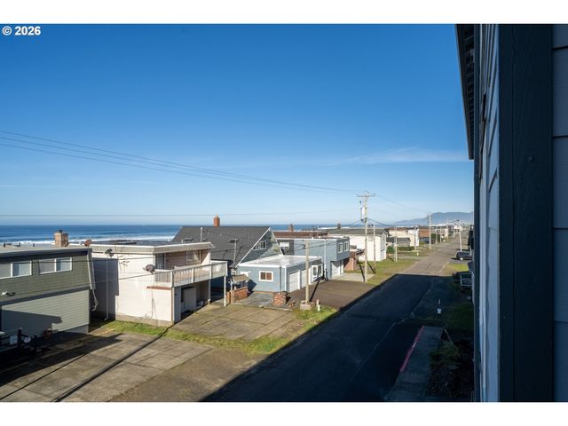 300 N PACIFIC St 43, Rockaway Beach, OR 97136