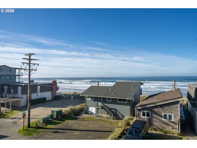 300 N PACIFIC St 43, Rockaway Beach, OR 97136